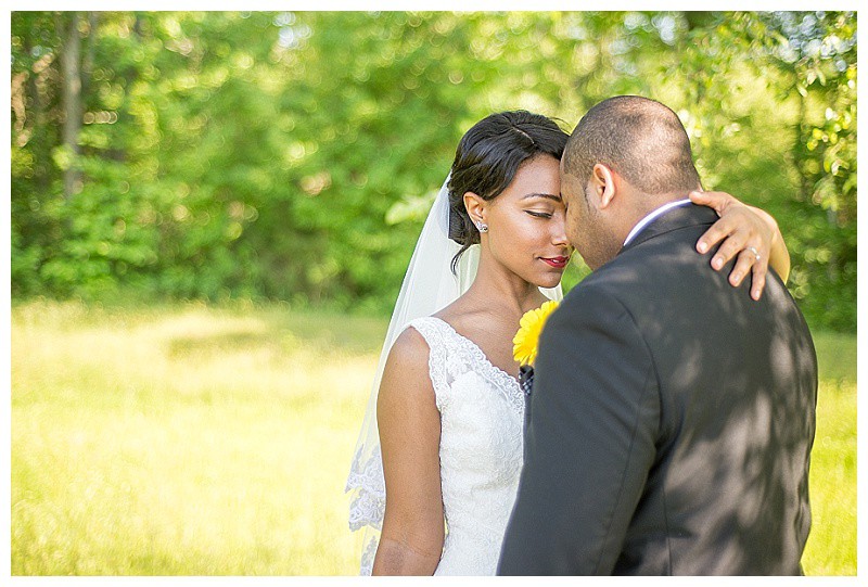 Hampton-Yellow-Outdoor-Sunflower-Wedding (22)