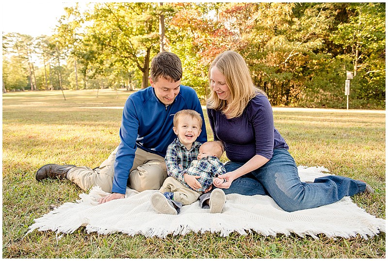 Newport-News-Park-Family-of-Four-Fall-Session (19)