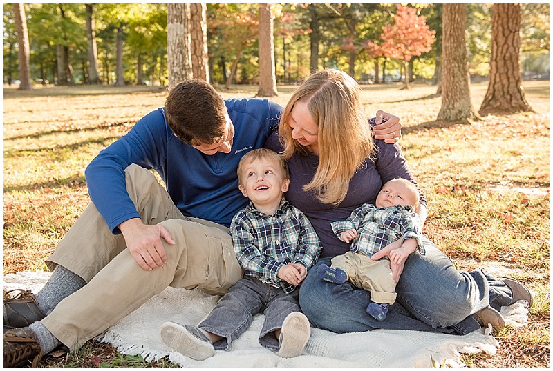 Newport-News-Park-Family-of-Four-Fall-Session (2)