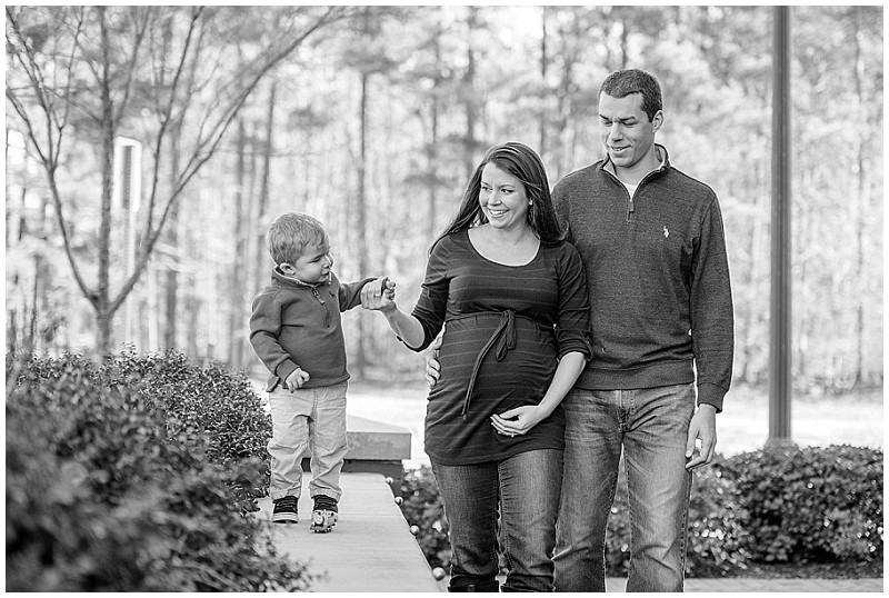 city-center-newport-news-family-maternity-session (10)