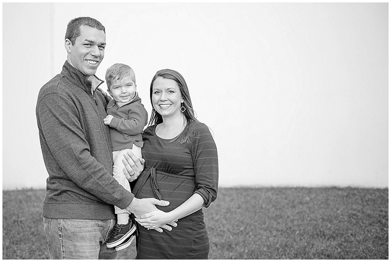 city-center-newport-news-family-maternity-session (14)