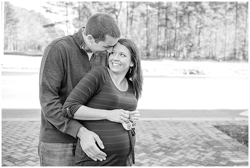 city-center-newport-news-family-maternity-session (17)