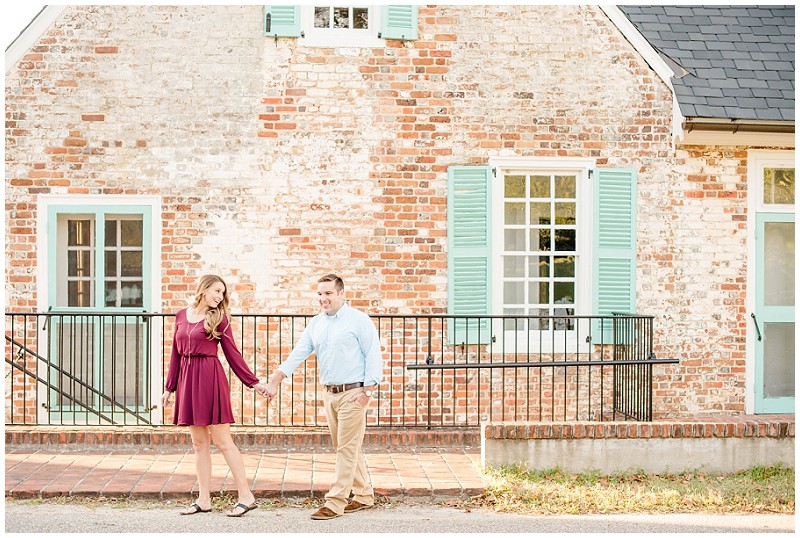 historic-yorktown-beach-fall-sunset-engagement-14