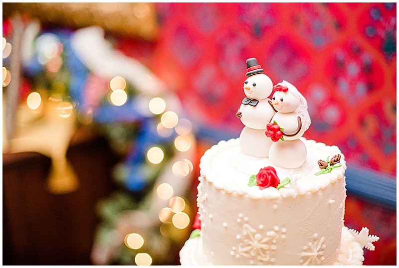 winter-christmas-manor-house-wedding-with-santa-51