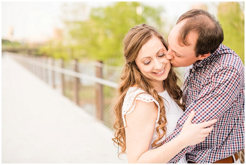 Browns-Island-Bridge-Richmond-Spring-Engagement (14)