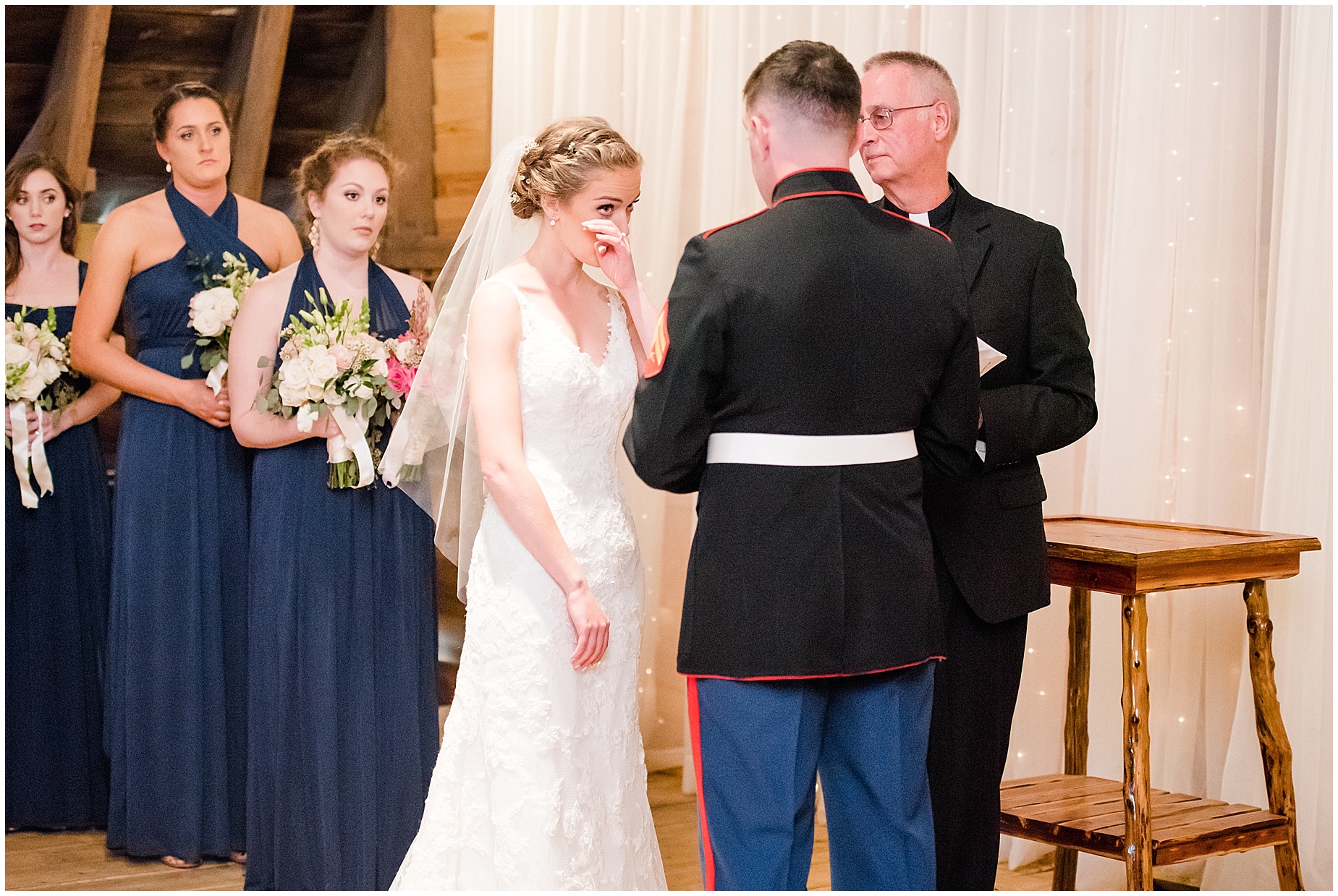 amber-grove-wedding-barn-ceremony