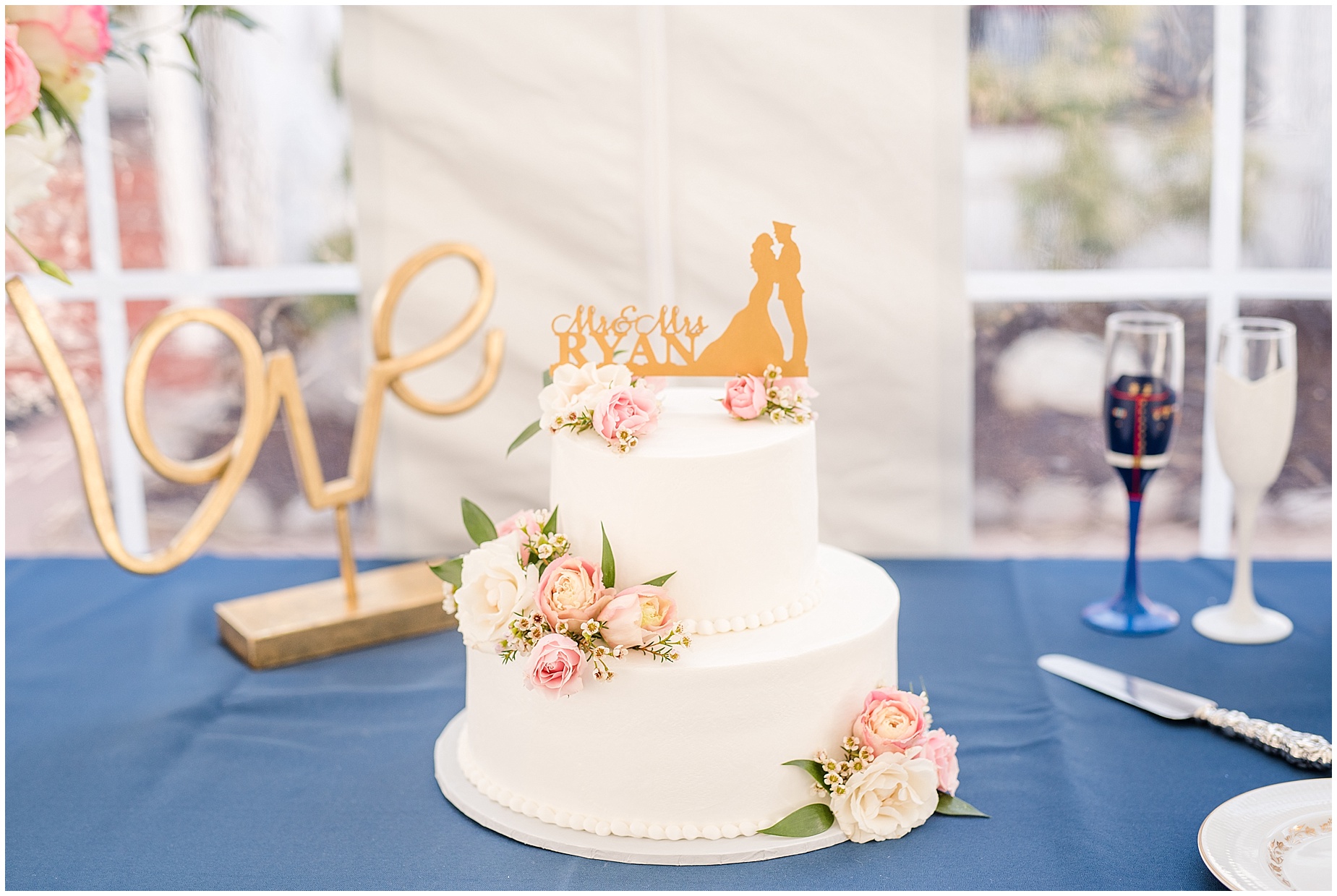amber-grove-wedding-reception-cake-marine