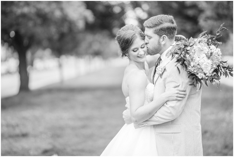 bride-and-groom-downtown-richmond-black-and-white