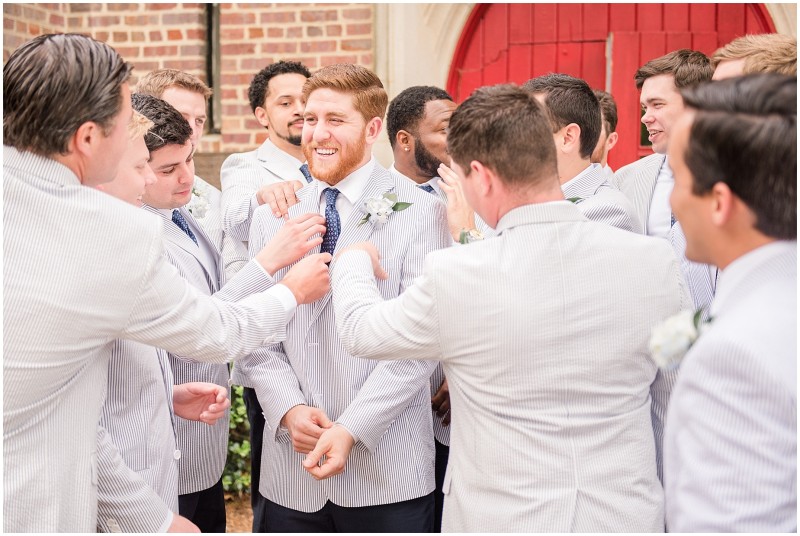 groom-groomsmen-seersucker-suit