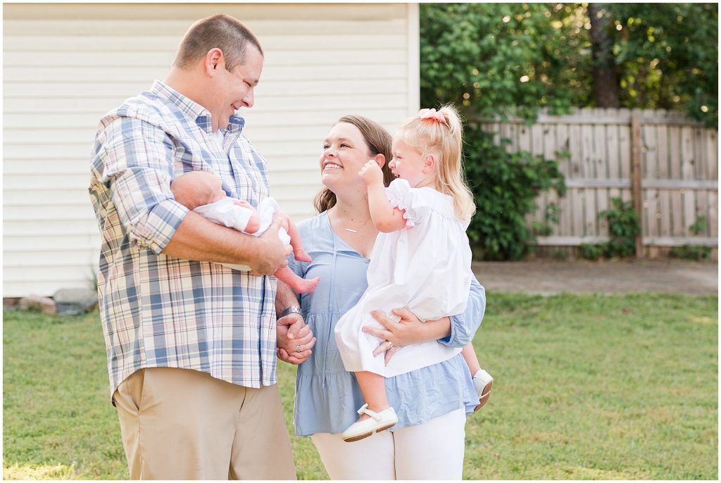 Backyard Newborn and Family Photography 