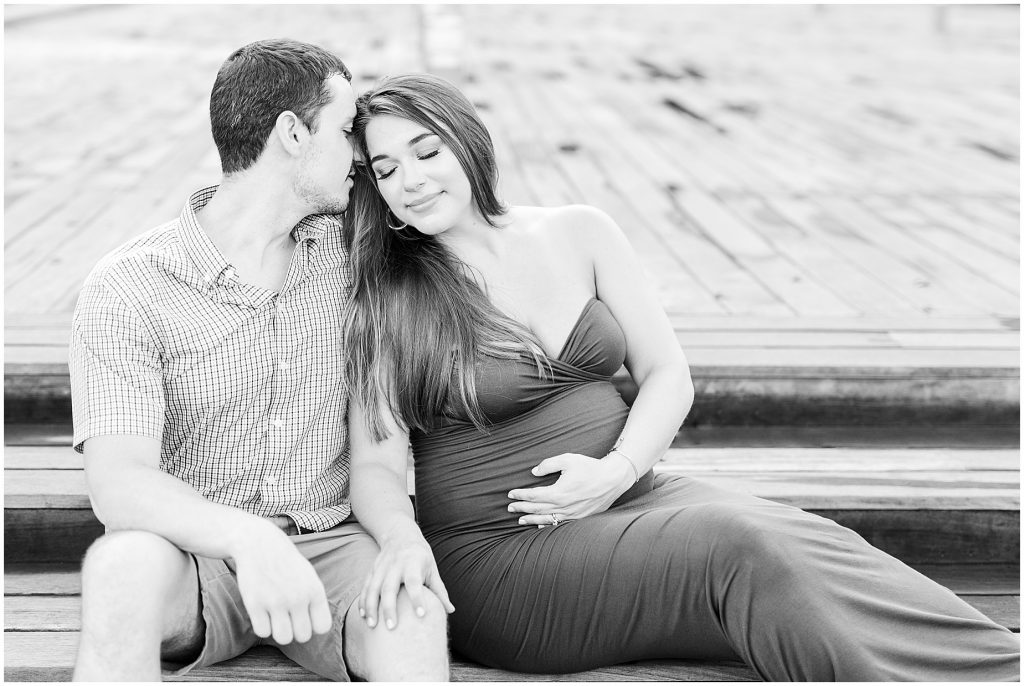 VMFA richmond maternity couple sitting on steps in black and white