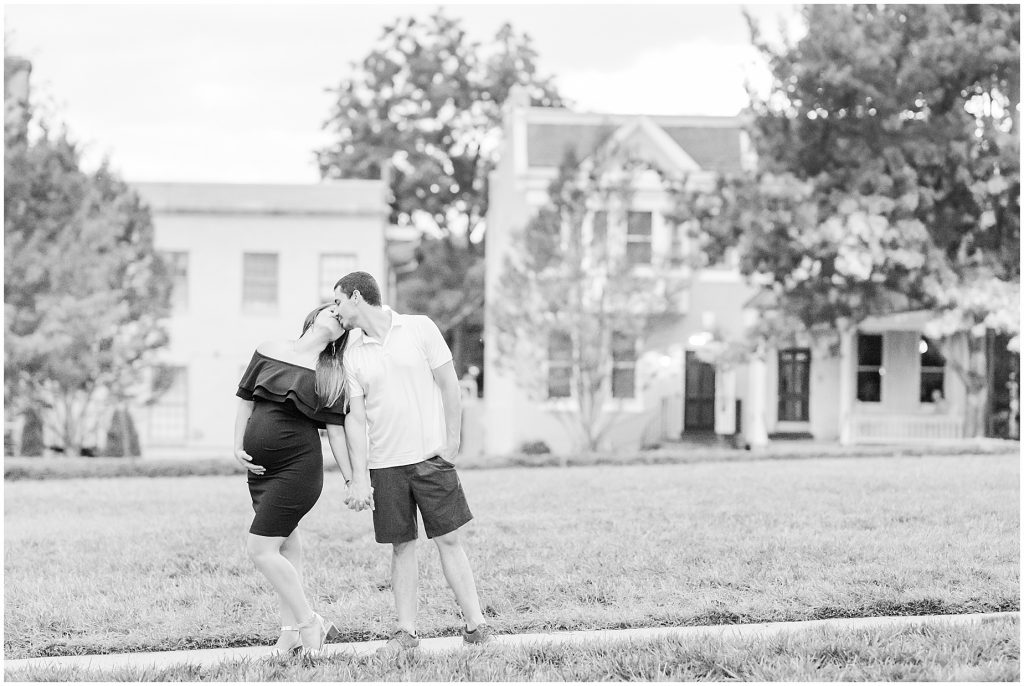 VMFA Richmond Maternity session pregnant mother to be and father sharing a kiss