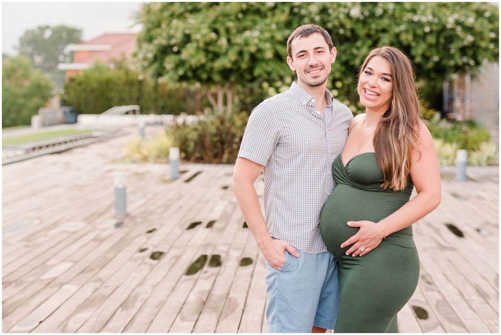 VMFA richmond maternity session on pavillion