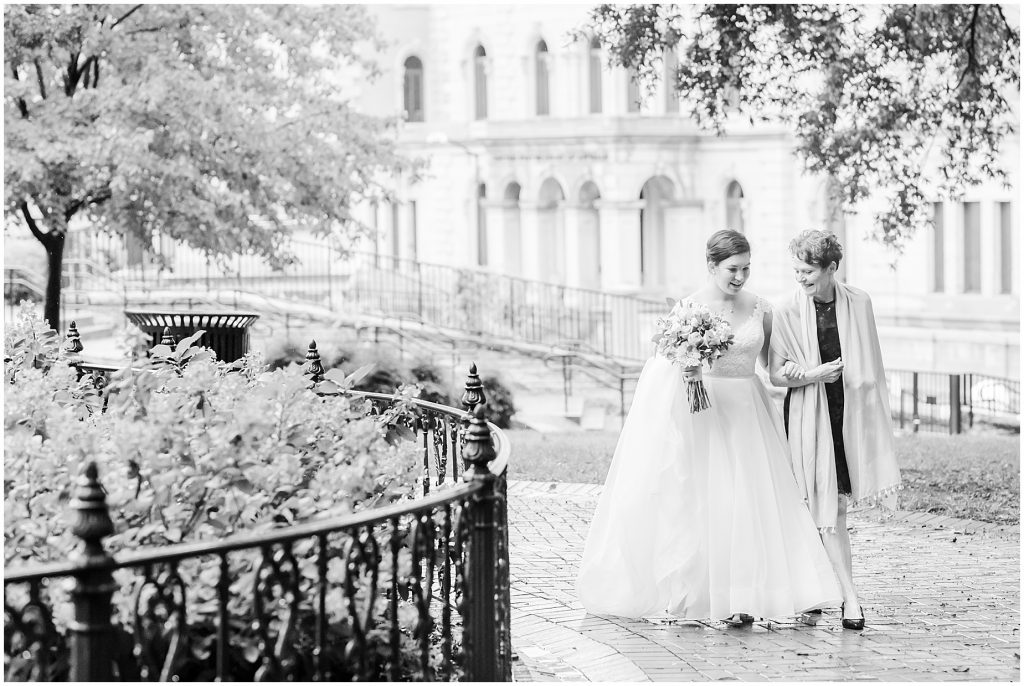 capitol square richmond virginia wedding ceremony at the bell tower 