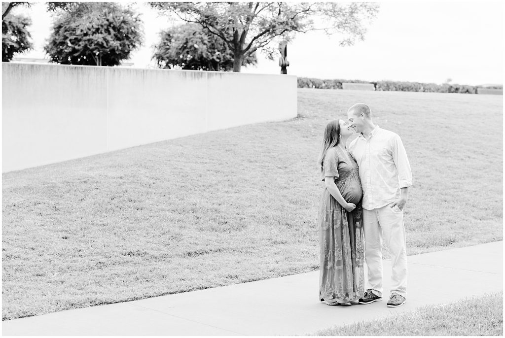 vmfa maternity session in richmond virginia