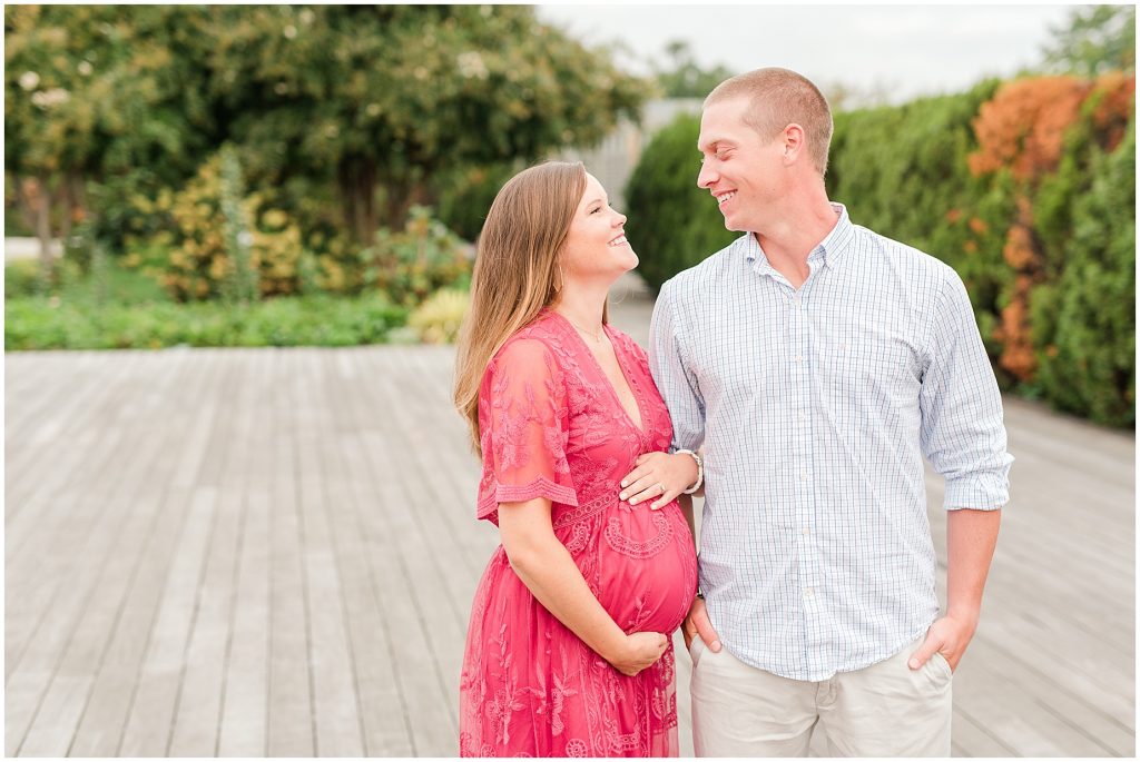 maternity sesson mom to be with pink lace dress in richmond virginia