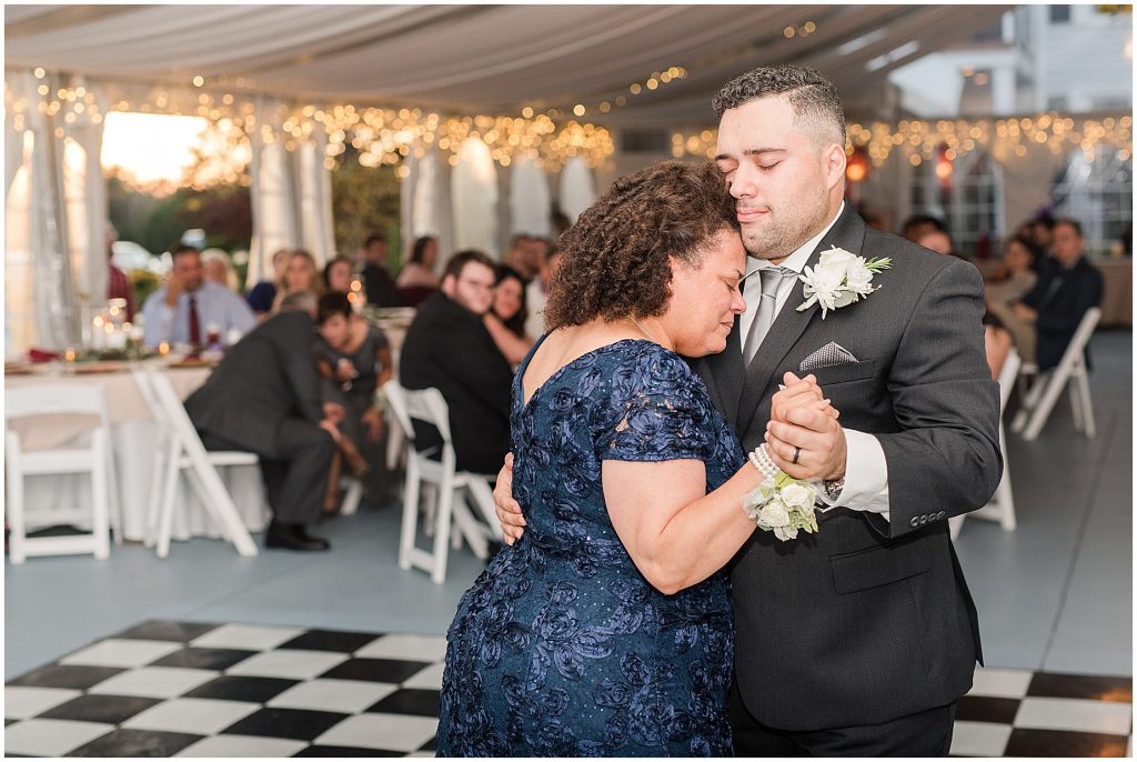 amber grove richmond virginia wedding reception groom dancing with his mother