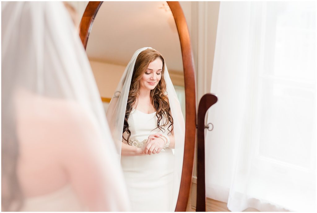 bridal suite at whitehall estate in bluemont virginia mirror photography 