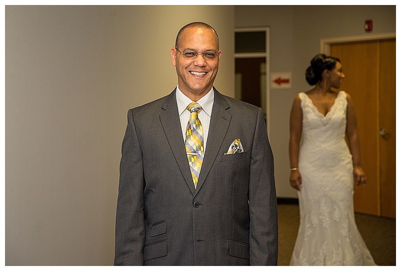 Hampton-Yellow-Outdoor-Sunflower-Wedding (14)