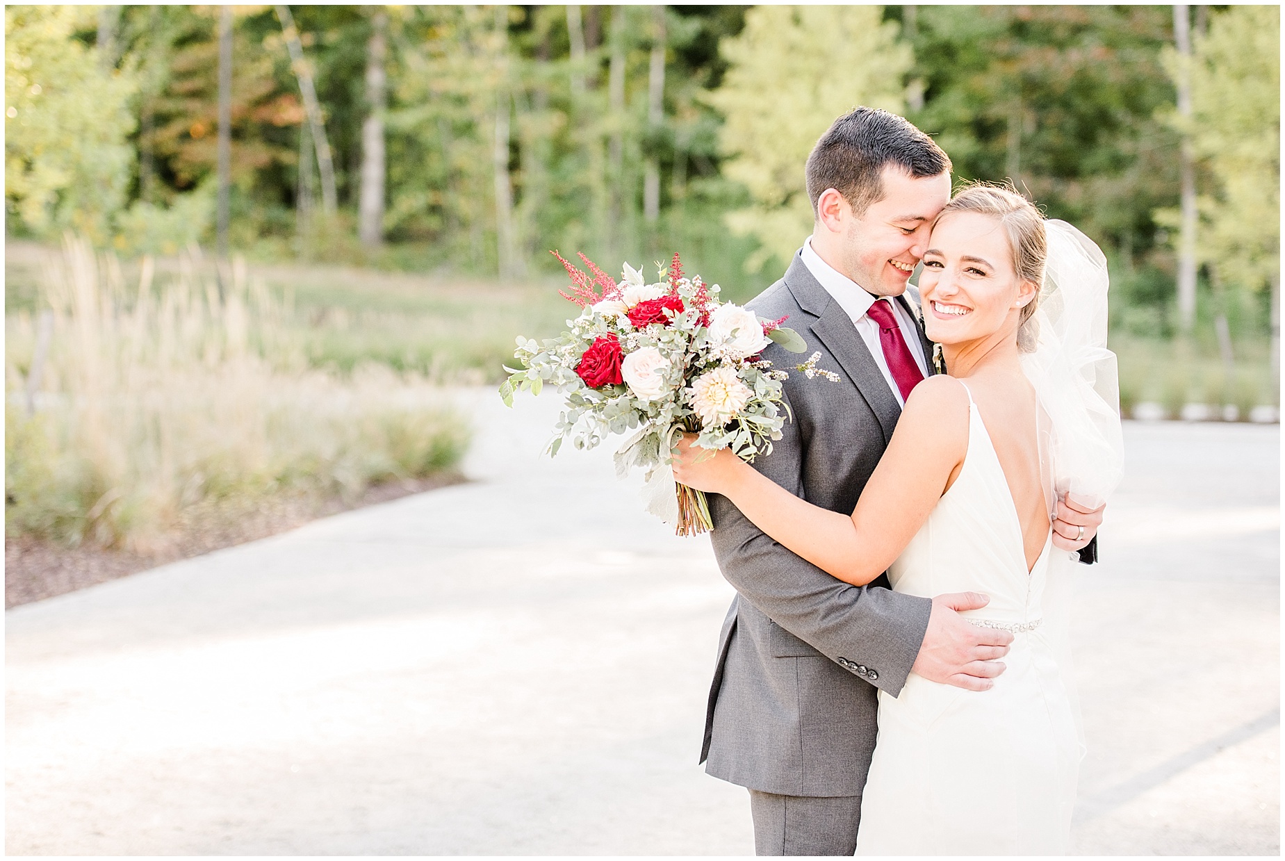 bride-and-groom-bouquet