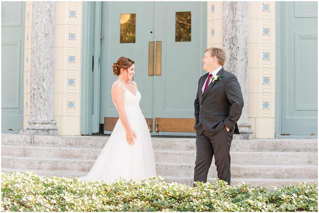 richmond wedding photographers michael and laura take first look in virginia beach
